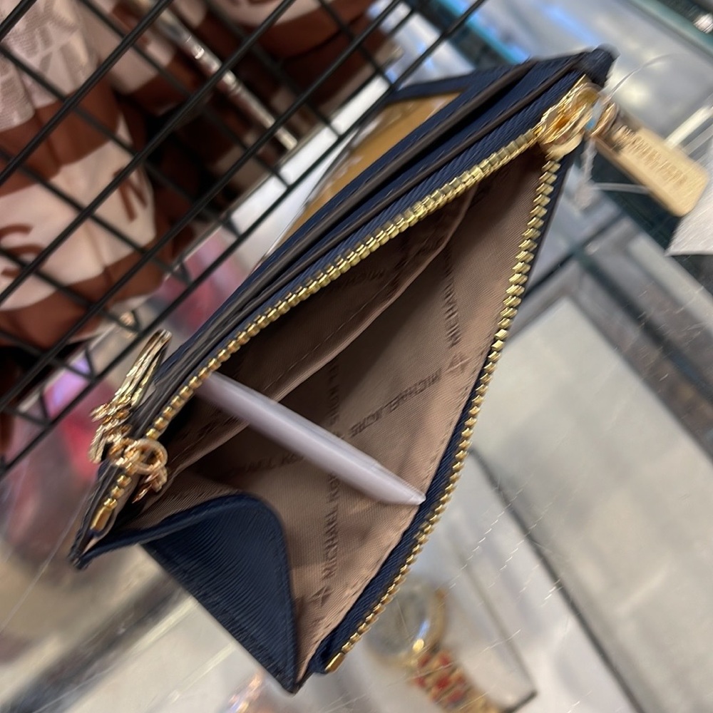 MICHAEL KORS SMALL TOP ZIP COINPOUCH WITH ID KEYCHAIN CARDHOLDER WALLET 
NWT - Picture 11 of 16